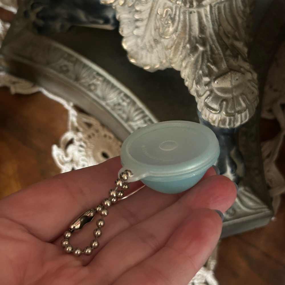 Vintage Tupperware Keychain - Picture 6 of 7